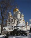 Рождественский собор
был построен
в 1804-1807 гг.
на месте древних храмов
по проекту архитектора
Матвея Сидоровича Казакова.
Собор был полностью разрушен в 1930-х гг.