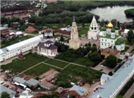 Ново-Голутвин
женский монастырь
занимает территорию
бывшего
Архиерейского дома, 
построенного
в Коломенском Кремле
в середине XIV в.